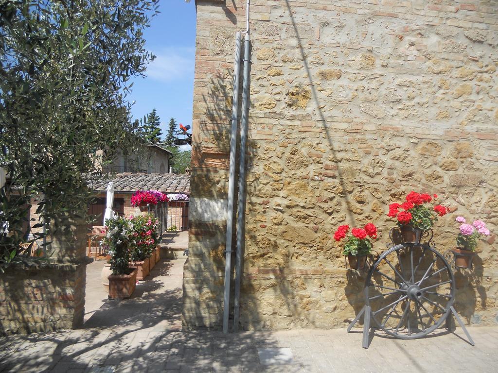Casa Vacanze L'Oliveta Siena Bagian luar foto