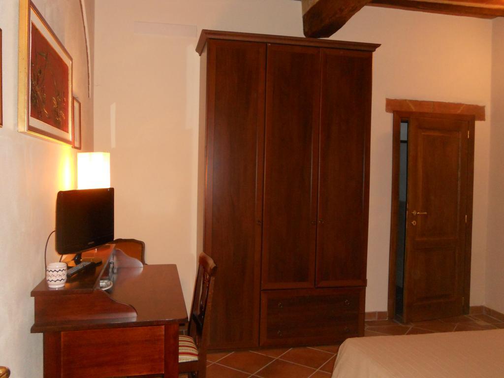Casa Vacanze L'Oliveta Siena Bagian luar foto