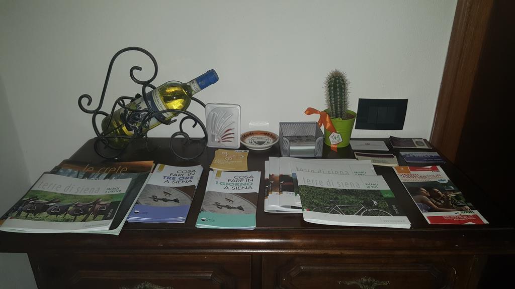 Casa Vacanze L'Oliveta Siena Bagian luar foto